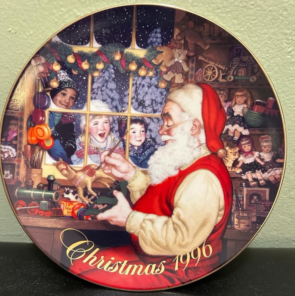 1996 Avon Christmas Porcelain Plate 22k Gold Trim